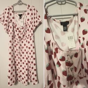 Hot Topic Strawberry Dress - 2XL